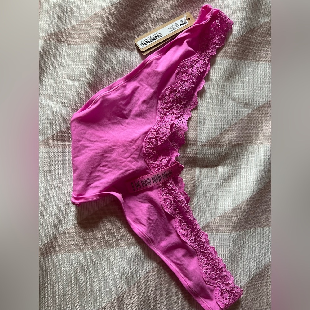 NWT, SKIMS Fits Everybody Dipper Thong